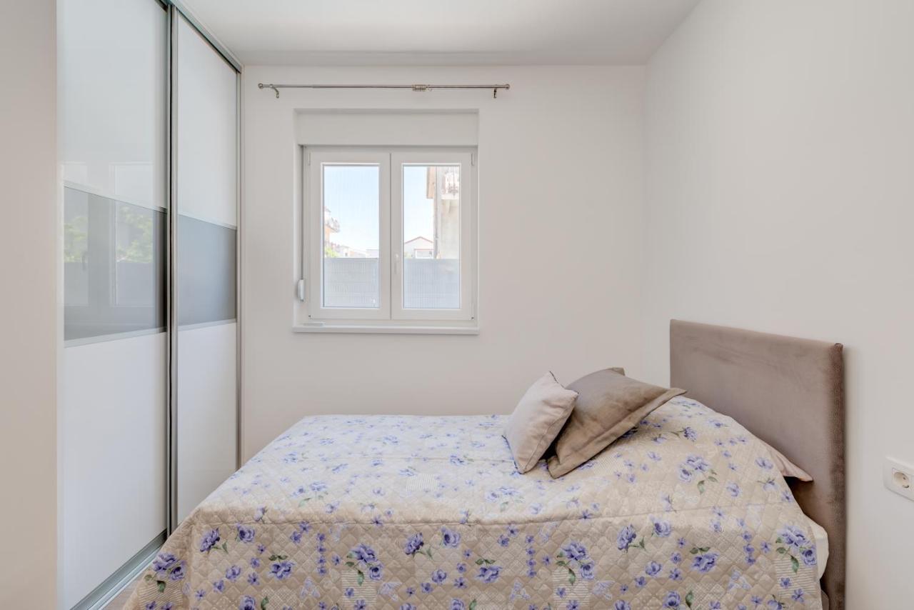 New, Private Heated Swimming Pool, Free Parking, Trogir Centar Apartment Exterior photo