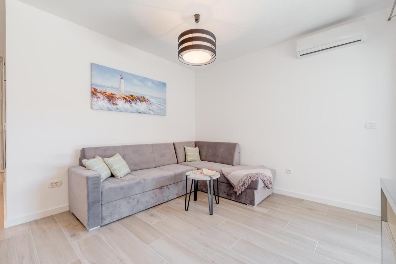 New, Private Heated Swimming Pool, Free Parking, Trogir Centar Apartment Exterior photo